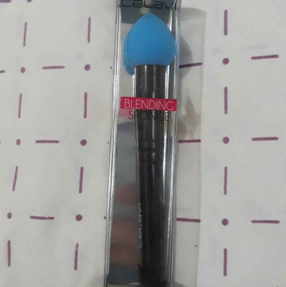 Celaví Makeup Blending Sponge Stick